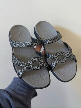Crocs x Disney Minnie Mouse Meleen twist slip on sandals - 6 women’s LIKE NEW 💜
